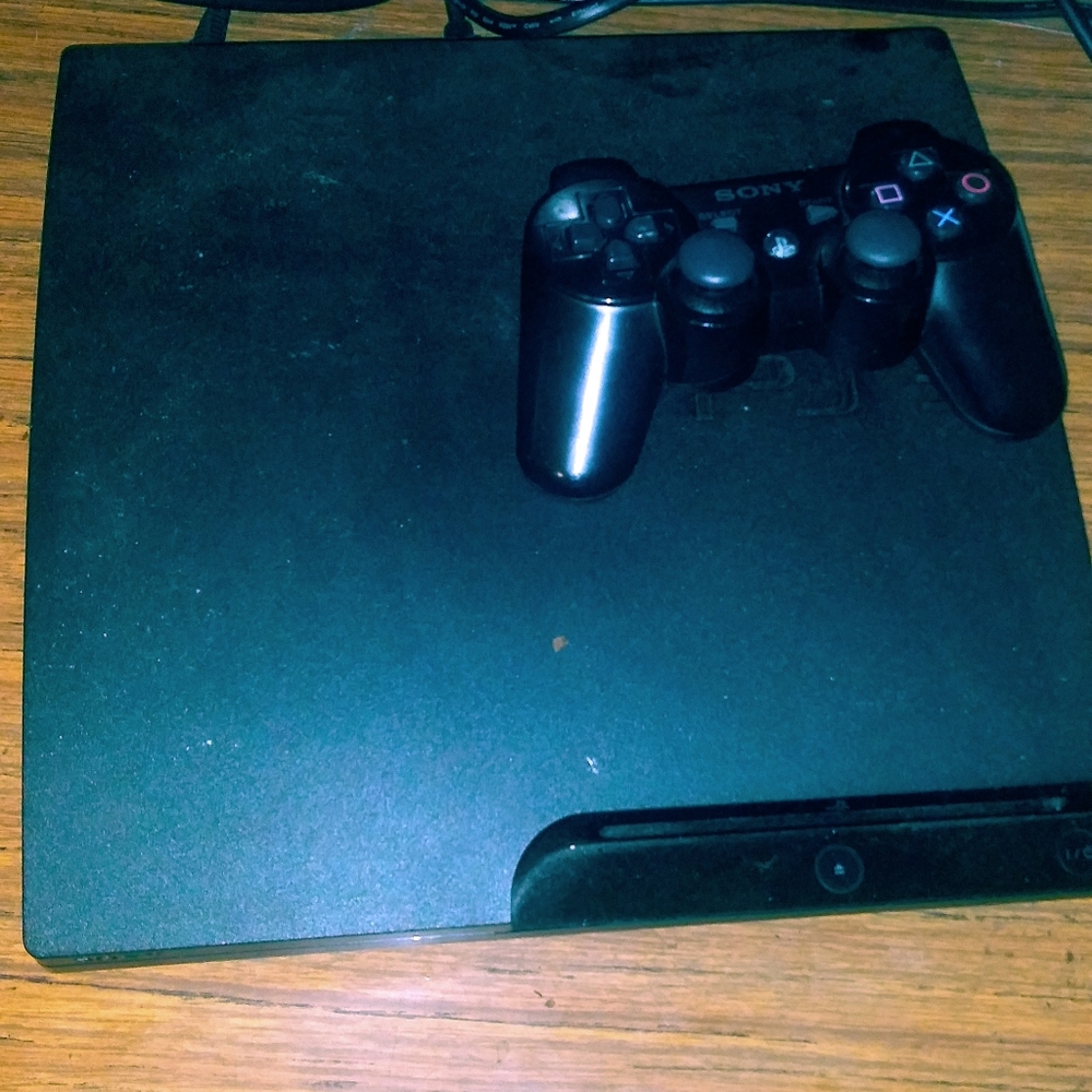 Ps3 with 22 games and 2 controllers one is wireles